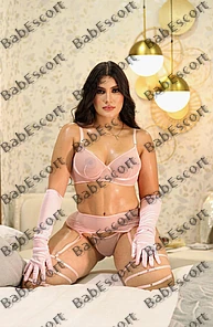 Iowa 21 year old Slovenian, Mixed, BBW, Brown, Long, Breast size C escort in Dubai
