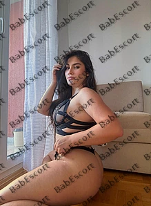 Iowa 21 year old Slovenian, Mixed, BBW, Brown, Long, Breast size C escort in Dubai thumbnail 6