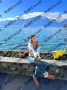 Aisha 22 year old Argentinian, Caucasian (white), Busty, Brown, Long, Breast size C escort in Sharjah thumbnail 4