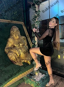 Aisha 22 year old Argentinian, Caucasian (white), Busty, Brown, Long, Breast size C escort in Sharjah thumbnail 5
