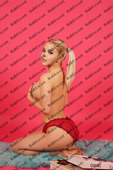 Diana 19 year old Russian, Caucasian (white), Athletic, Blonde, Long, Breast size B escort in Sharjah photo 1