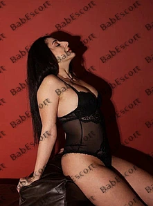 Aylin 28 year old British, Caucasian (white), Athletic, Brown, Long, Breast size B escort in Sharjah thumbnail 3
