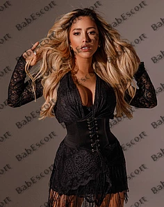 Stepphie 25 year old Spanish, Latin, Busty, Blonde, Long, Breast size D escort in Sharjah