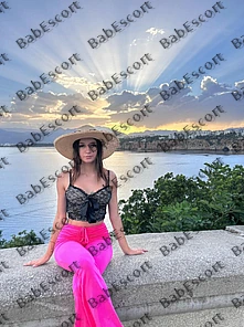 Darsy 20 year old German, Mixed, Slim, Brown, Medium, Breast size B escort in Dubai thumbnail 2