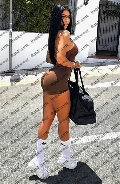 Samantha 25 year old Portuguese, Latin, Busty, Black, Long, Breast size C escort in Sharjah photo 1