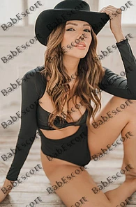 Pia 24 year old Colombian, Caucasian (white), Busty, Blonde, Long, Breast size C escort in Sharjah thumbnail 3
