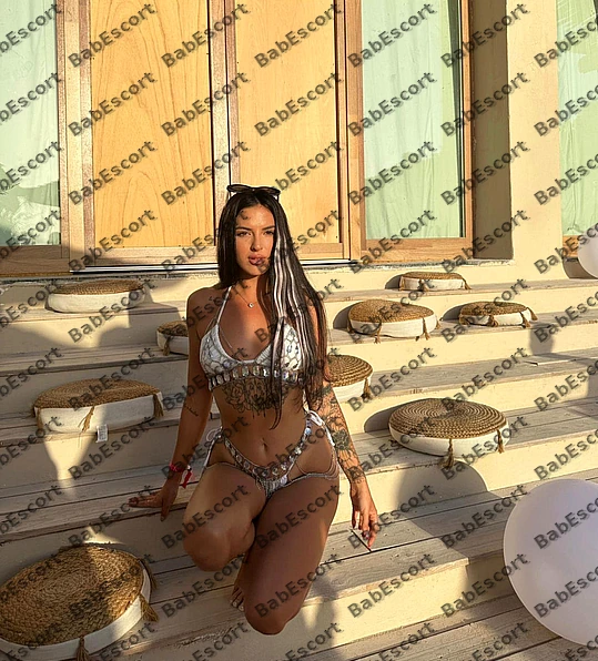 Issadora 34 year old Slovak, Mixed, Slim, Black, Long, Breast size B escort in Dubai photo 1
