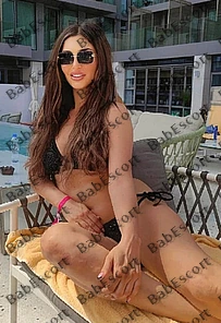 Ninnel 30 year old Montenegrian, Caucasian (white), Busty, Brown, Long, Breast size C escort in Al Ain thumbnail 5