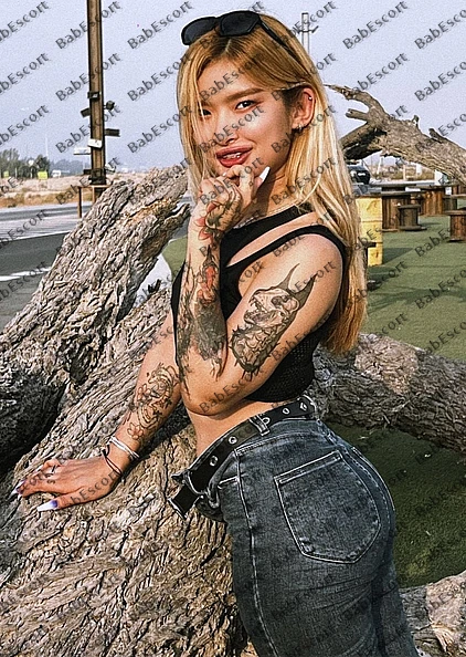 Kim 20 year old Korean, Asian, Petite, Blonde, Long, Breast size B escort in Al Ain photo 1