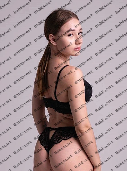 Kleo 20 year old Russian, Caucasian (white), Tall, Blonde, Long, Breast size A escort in Al Ain photo 1