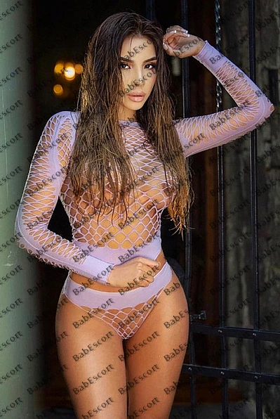 Tania 26 year old Colombian, Latin, Tall, Brown, Long, Breast size B escort in Al Ain photo 1
