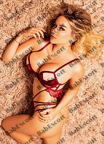 Poliana 26 year old Brazilian, Latin, Busty, Blonde, Long, Breast size C escort in Ajman thumbnail 8