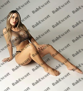 Safira 24 year old Brazilian, Latin, Busty, Blonde, Long, Breast size C escort in Ajman thumbnail 4