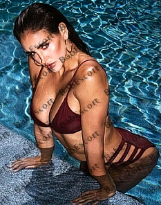 Isabella 24 year old Italian, Latin, Busty, Brown, Long, Breast size D escort in Ajman thumbnail 4