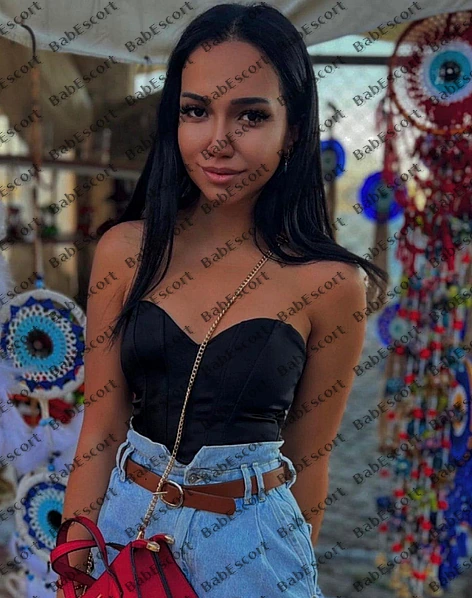 Alice 33 year old Mexican, Hispanic, Slim, Black, Medium, Breast size B escort in Dubai photo 1