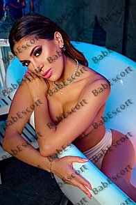 Sarah 26 year old Colombian, Latin, Athletic, Brown, Long, Breast size B escort in Ras Al Khaimah thumbnail 3