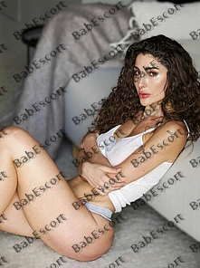 Isabella 24 year old Spanish, Latin, Tall, Brown, Long, Breast size B escort in Ras Al Khaimah thumbnail 3
