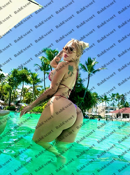 Mia 24 year old French, Mixed, Curvy, Blonde, Long, Breast size C escort in Dubai photo 1