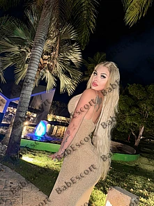 Mia 24 year old French, Mixed, Curvy, Blonde, Long, Breast size C escort in Dubai thumbnail 3