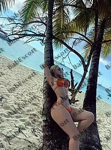 Mia 24 year old French, Mixed, Curvy, Blonde, Long, Breast size C escort in Dubai thumbnail 6