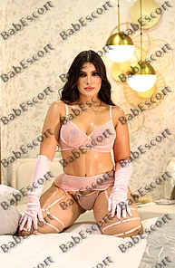Iowa 21 year old Slovenian, Mixed, BBW, Brown, Long, Breast size C escort in Fujairah