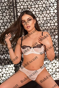 Ariella 22 year old French, Mixed, Slim, Brown, Medium, Breast size B escort in Fujairah thumbnail 3