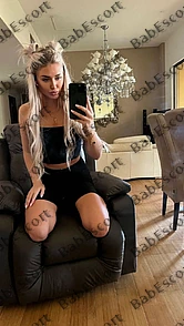 Karolina 27 year old Italian, Mixed, Skinny, Blonde, Medium, Breast size A escort in Fujairah thumbnail 2