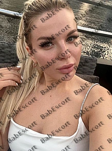 Vita 31 year old French, Mixed, Slim, Blonde, Medium, Breast size B escort in Fujairah thumbnail 5