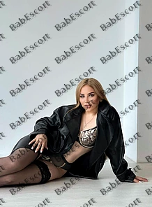 Mirabella 25 year old French, Mixed, Slim, Blonde, Long, Breast size B escort in Dubai thumbnail 3