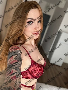 Elvira 21 year old French, Mixed, Busty, Blonde, Medium, Breast size C escort in Fujairah thumbnail 5