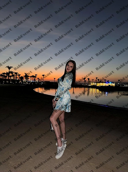Lana 21 year old German, Mixed, BBW, Brown, Medium, Breast size C escort in Dubai photo 1