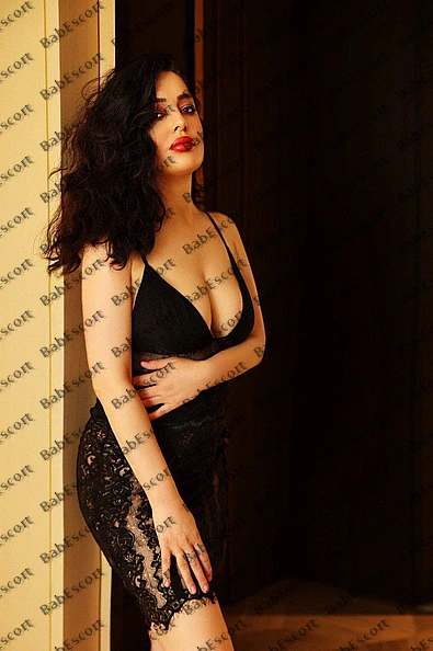 Dana 33 year old Azerbaijani, Mixed, BBW, Black, Medium, Breast size C escort in Fujairah photo 1