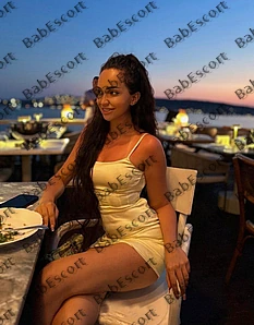 Alice 33 year old Mexican, Hispanic, Slim, Black, Medium, Breast size B escort in Fujairah thumbnail 2