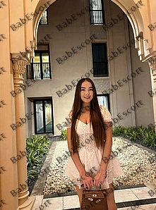 Nelly 25 year old German, Mixed, Tall, Brown, Long, Breast size B escort in Dubai thumbnail 4