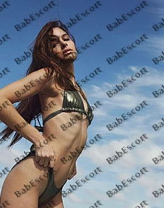 Meredith 22 year old English, Mixed, Tall, Brown, Medium, Breast size B escort in Dubai thumbnail 5