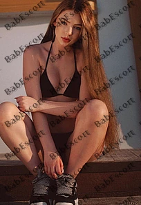 Luna 19 year old Polish, Mixed, Slim, Blonde, Long, Breast size A escort in Dubai thumbnail 5