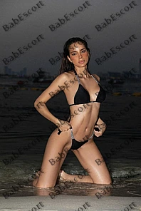 Fernada 24 year old German, Mixed, Slim, Brown, Long, Breast size B escort in Dubai thumbnail 5