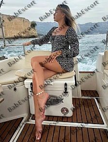 Adriana 23 year old French, Mixed, Slim, Blonde, Long, Breast size A escort in Dubai thumbnail 6