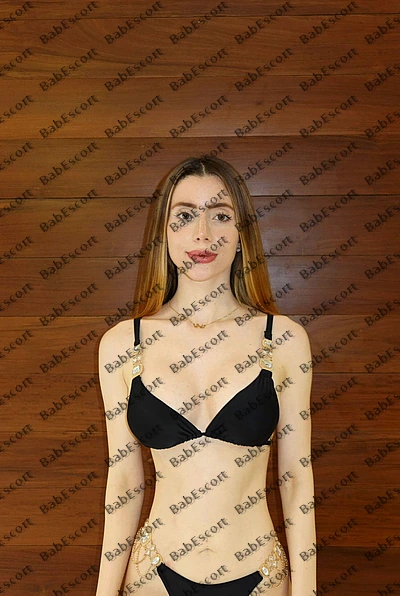 Maxima 25 year old German, Mixed, Slim, Red, Medium, Breast size B escort in Dubai photo 1