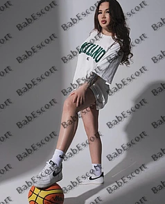 Holli 29 year old Ukrainian, Caucasian (white), Slim, Brown, Medium, Breast size C escort in Dubai thumbnail 5