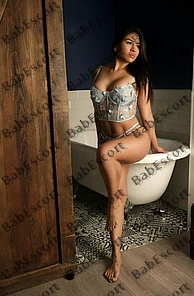 Valeria 29 year old Russian, Mixed, Busty, Black, Long, Breast size C escort in Dubai