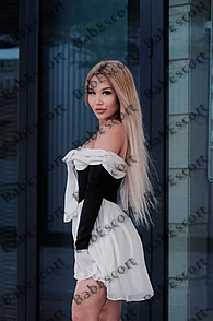 Lalisa 25 year old Kazakh, Mixed, Slim, Blonde, Long, Breast size B escort in Dubai thumbnail 4