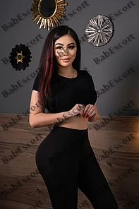 Angie 32 year old Spanish, Mixed, Curvy, Brown, Long, Breast size B escort in Dubai thumbnail 4