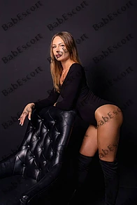 Hanna 29 year old Georgian, Mixed, Slim, Blonde, Long, Breast size B escort in Dubai thumbnail 2
