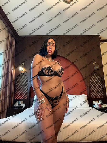 Emmi 27 year old Spanish, Hispanic, BBW, Black, Short, Breast size C escort in Dubai photo 1