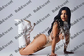 Adriana 27 year old French, Mixed, Curvy, Brown, Medium, Breast size C escort in Dubai