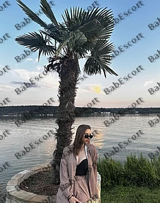 Isabella 23 year old Russian, Caucasian (white), BBW, Brown, Medium, Breast size B escort in Dubai thumbnail 4