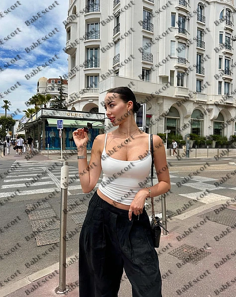 Juliette 24 year old Russian, Caucasian (white), Busty, Black, Medium, Breast size D escort in Dubai photo 1