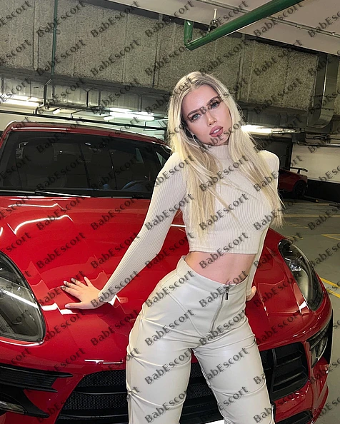 Zia 20 year old Russian, Caucasian (white), Curvy, Blonde, Medium, Breast size B escort in Dubai photo 1