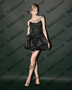 Rosalie 24 year old Ukrainian, Caucasian (white), Slim, Blonde, Long, Breast size A escort in Dubai thumbnail 9